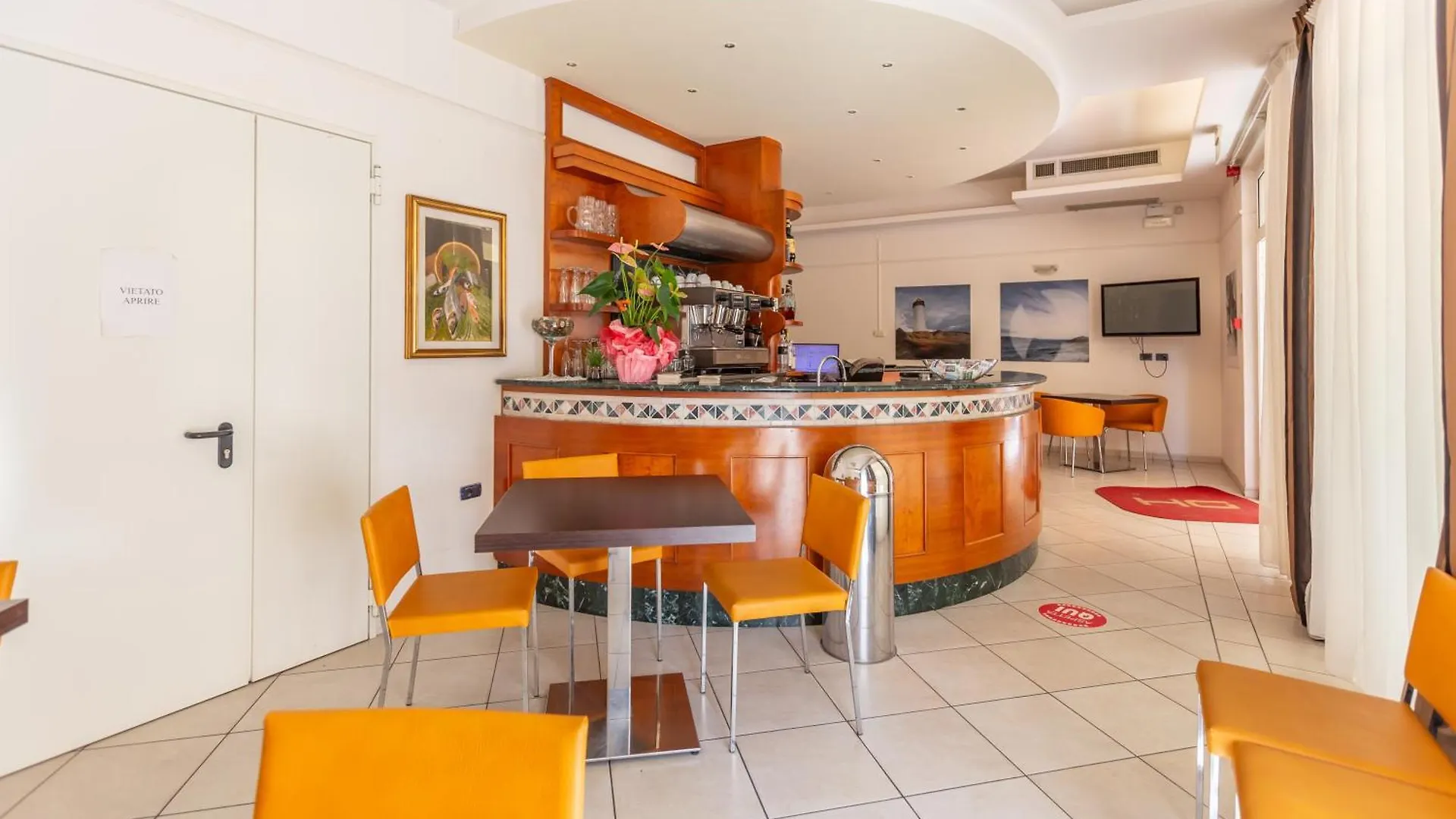 Hotel Globus Rimini 3*,  Italie