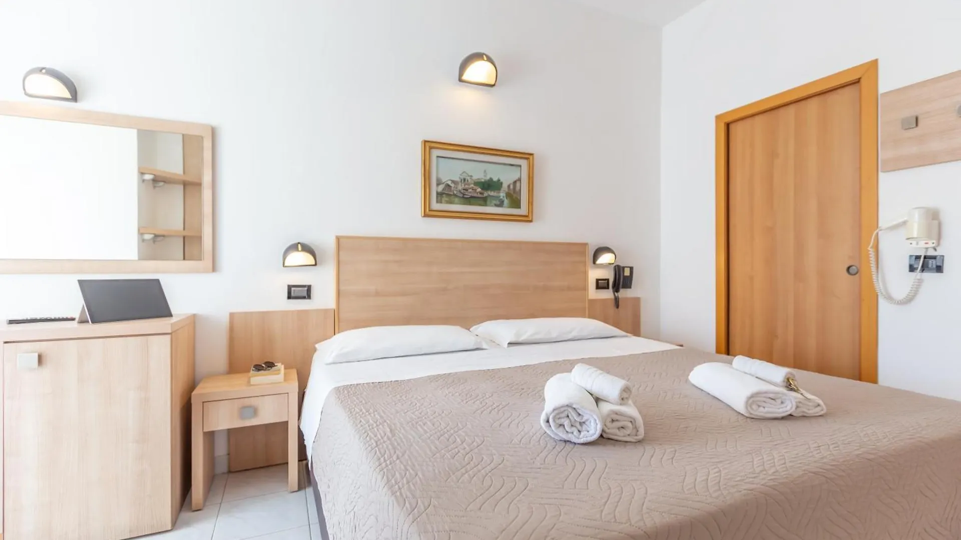 Hotel Globus Rimini 3*,  Italie